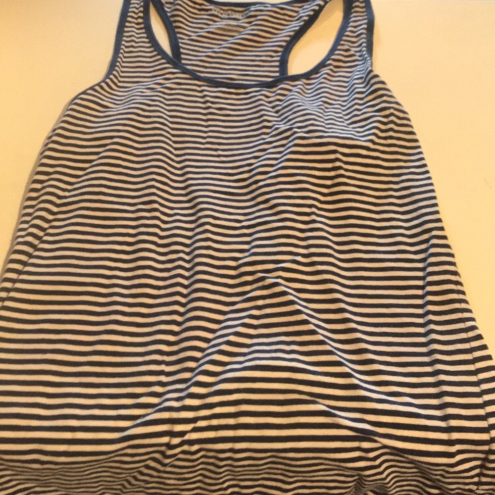 Tops - Picture 4 of 8